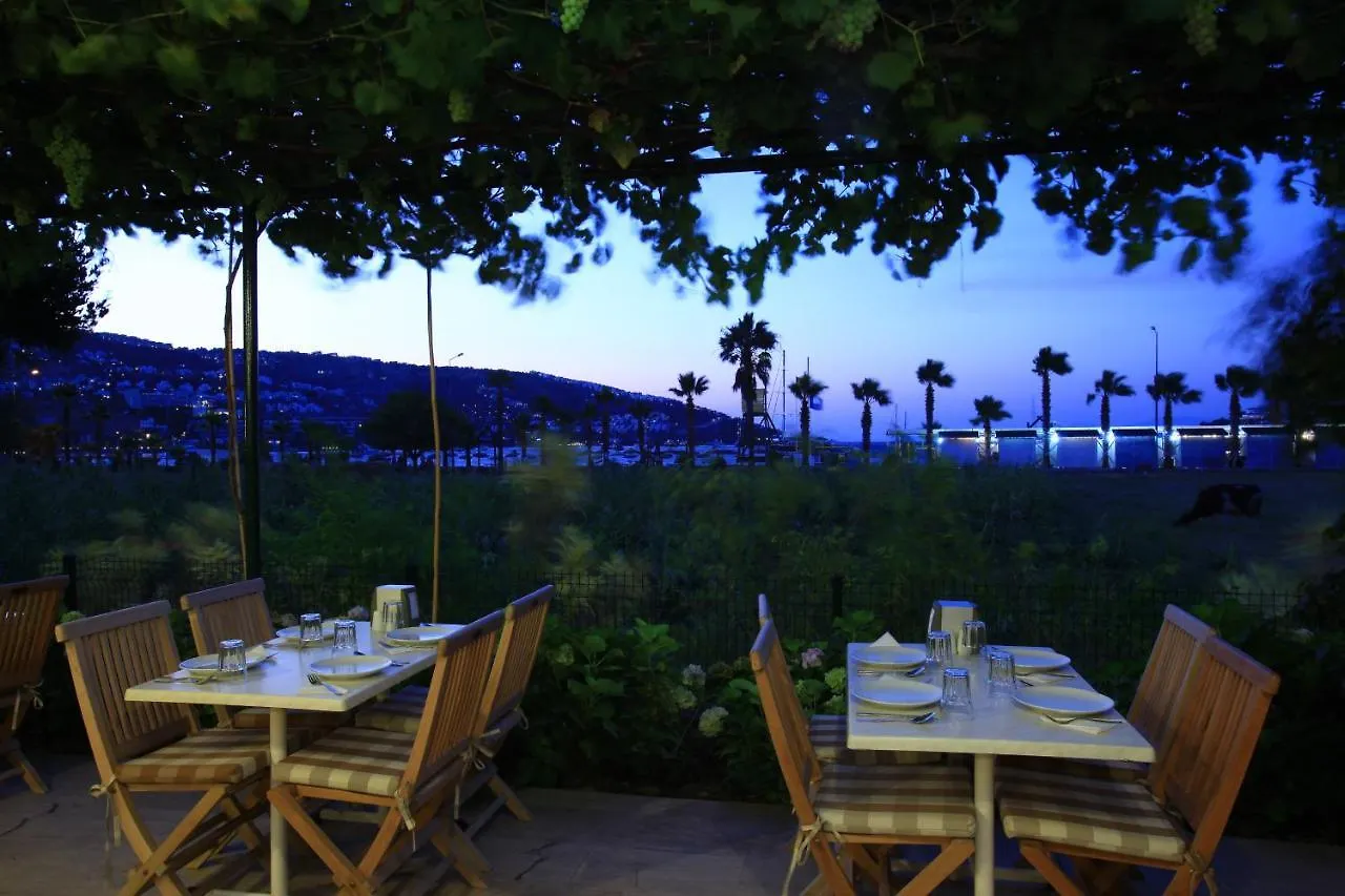 Catamaran Hotel Gündoğan Türkei