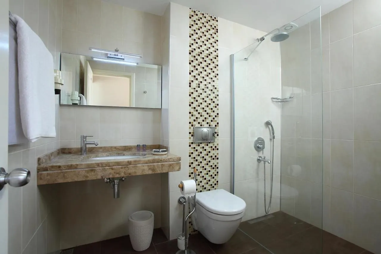 Catamaran Hotel Gundogan