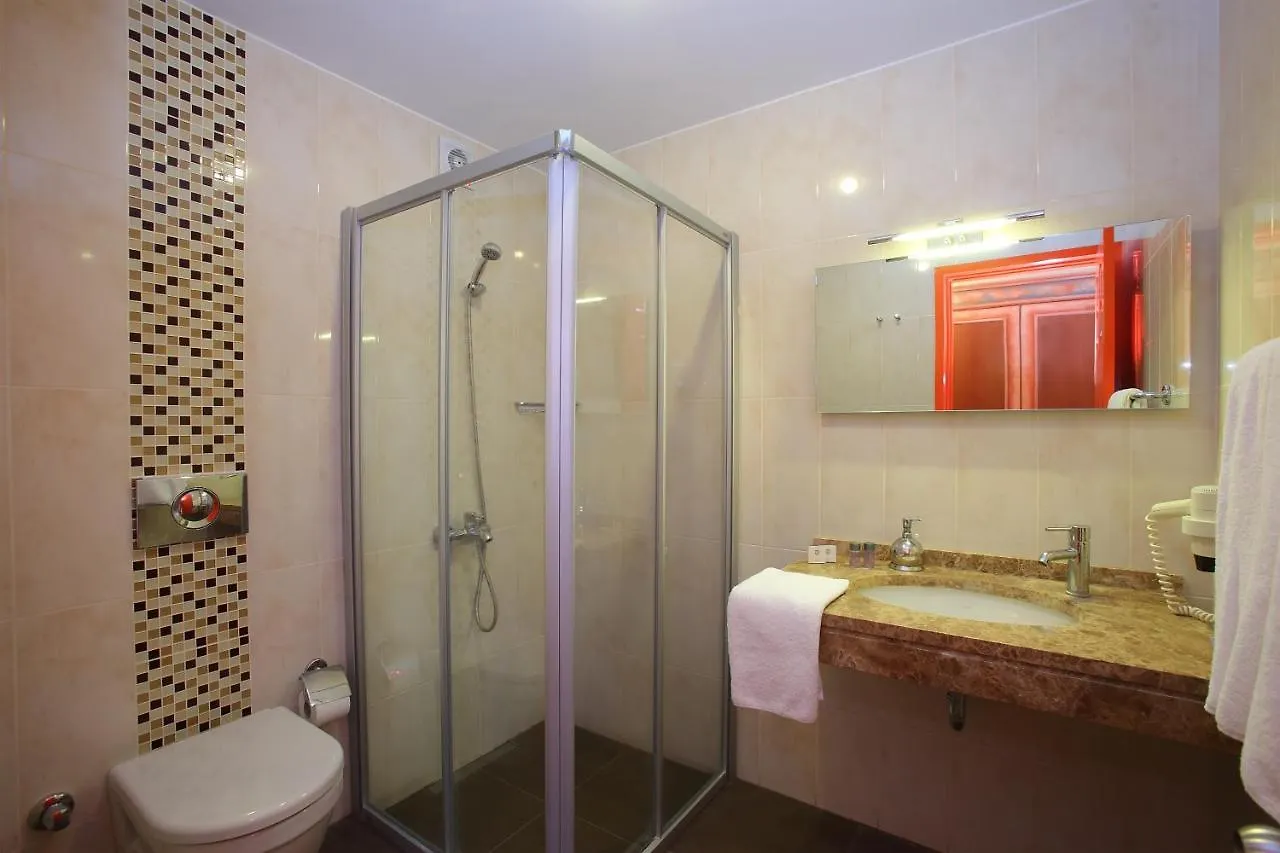Catamaran Hotel Gundogan  2*, Gundogan (Bodrum)